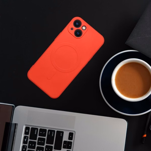 Чехол для iPhone 14 Pro силиконовый Mag Cover совместимый с MagSafe красный