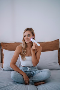 Beautifly Glossy Acne Young LED odos priežiūros prietaisas