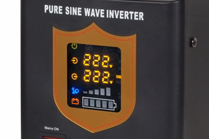 KEMOT PROsinus-800 rezervinis maitinimo šaltinis, grynos sinusoidės keitiklis su įkrovimo funkcija, 12 V/230 V, 800 VA/500 W, juodas