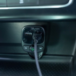 Forever TR-370 Bluetooth FM siųstuvas, 2 x USB-A, 1 x USB-C PD 30W, juodas