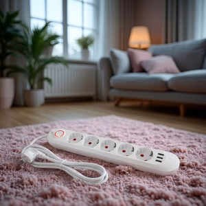 Maclean elektros paskirstytuvas, 5 lizdai + 3xUSB prailginimo laidas, 110–240 V kintama srovė, 50/60 Hz, 2,1 A, maks. 2500 W, 1,5 m, baltas, MCE395 W