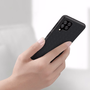 Nillkin Textured Case patvarus sustiprintas dėklas su geliniu rėmu ir nailono nugarėle Samsung Galaxy A22 4G juodas