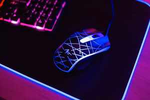 ART komplektas laidinė klaviatūra USB A QWERTY su šviesa + laidinė pelė USB A su šviesa AK-50 juoda