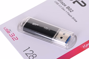 SILICON POWER Blaze B02 USB atmintinė 128 GB USB Type-A 3.2 Gen 1 (SP128GBUF3B02V1K) juoda