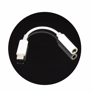 Adapteris AUX Lightning (vyriškas) į Jack 3,5 mm (moteriškas) dėžutėje baltas