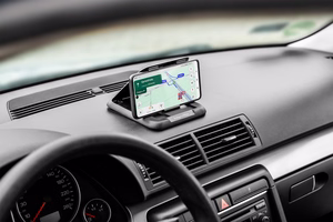 Kruger&Matz KM1370 universal dashboard phone holder