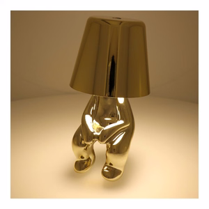 Stalo lempa prie lovos GOLD MAN Art Deco sėdinti (versija 2) MLTL