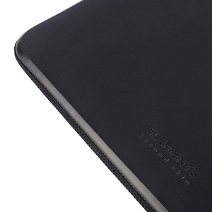 Juoda Tucano Elements 2 4 mm neopreno įmautė MacBook Pro 14 col. ir 13 col. nešiojamiesiems kompiuteriams