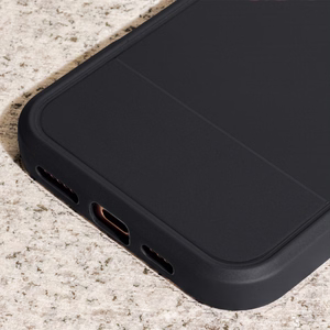 Paprastas anglies dėklas iPhone 12 6,1" juodas