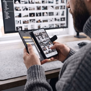 Tech-Protect Wallet dėklas, skirtas „Google Pixel 11 / 11 Pro“ – matinis juodas