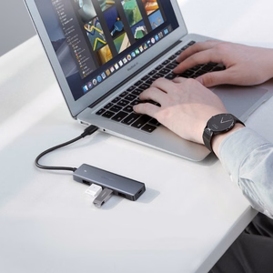Ugreen USB Šakotuvas - 4x USB 3.2 Gen 1 su micro USB maitinimo prievadu pilkas (CM219 50985)