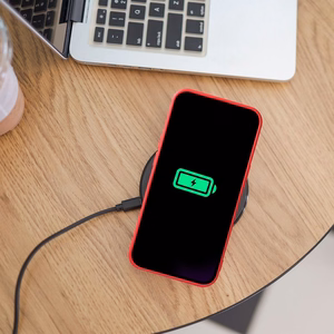 Чехол для iPhone 14 Pro силиконовый Mag Cover совместимый с MagSafe красный