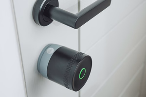 Yale Linus Smart Lock L2 Lite - умный дверной замок черный
