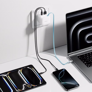 Cuktech AD653W maitinimo adapteris 67 W GaN, su 2 USB-C ir USB-A jungtimis bei 70 cm įtraukiamu USB-C laidu – baltas