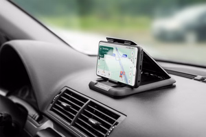 Kruger&Matz KM1370 universal dashboard phone holder