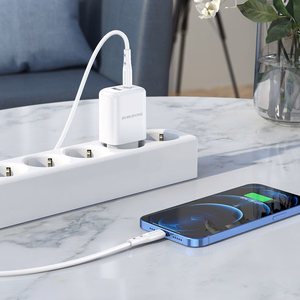 Borofone сетевое зарядное устройство BN4 Potential - USB + Type C - QC 3.0 PD 2.0 20W белый