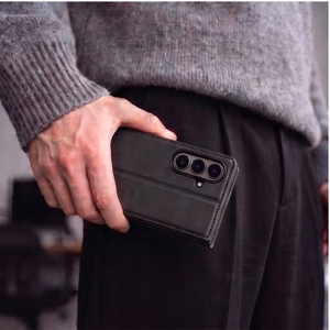 Tech-Protect Wallet dėklas, skirtas „Samsung Galaxy Z Fold 8 Ultra“ – juodas