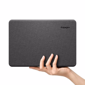 Чёрный чехол Spigen Urban Fit для MacBook Neo 13 дюймов 2026 года