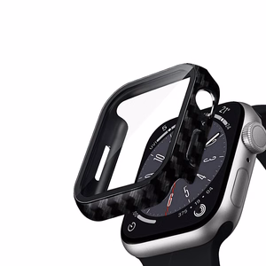 Защитный чехол Crong Hybrid Watch Case со встроенным стеклом для Apple Watch 41 мм, с рисунком под карбон