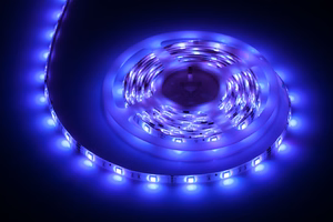 Комплект освещения: лента 5050 SMD на 150 светодиодов, блок питания и контроллер цвета