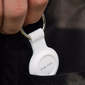 Белый Bluetooth-трекер Blavec BTG-02 с кольцом для ключей для устройств Apple и Android (BTBTG02-KW)