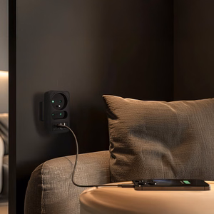 Maclean MCE249 F/B – разветвитель сетевой розетки, 2 розетки, 4 порта USB: 2×USB-A и 2×USB-C PD 20 Вт, 1×16 А + 1×6 А