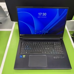 Acer Predator PH317-55 i7-11800H / RTX 3070 / 32GB DDR4 / 512GB NVMe / 17.3" 144Hz