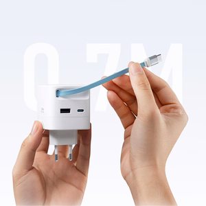 Cuktech AD653W maitinimo adapteris 67 W GaN, su 2 USB-C ir USB-A jungtimis bei 70 cm įtraukiamu USB-C laidu – baltas