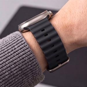 Tech-Protect IconBand Pro Strap for Apple Watch 4 / 5 / 6 / 7 / 8 / 9 / SE / Ultra 1 / 2 (42/44/45/49 mm) - Black