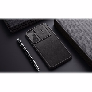 Nillkin Qin odinis Pro dėklas telefonui Samsung Galaxy S22+ (S22 Plus) apsauginis kameros dėklas su stovu rudas