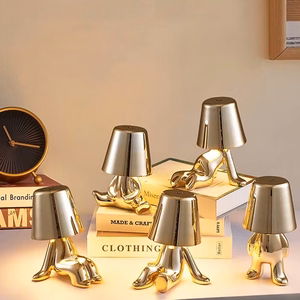Naktinė lempa Golden Man dizainas L