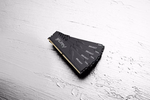 Kingston Technology FURY Beast 8GB 3200MT/s DDR4 CL16 DIMM juodas