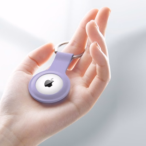 Crong silikoninis apsauginis dėklas su raktų žiedu, skirtas Apple AirTag 1 / 2, violetinis