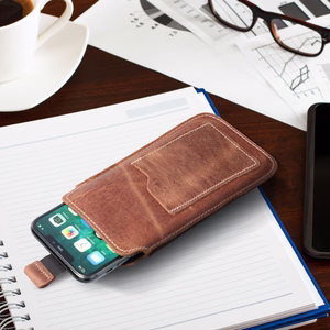 Slip-in phone case leather sleeve with pull-up Royal for iPhone 6 / 7 / 8 Crazy Horse size L brown