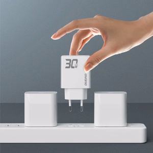 GaN Dudao A30EUL 30W USB-A / USB-C sieninis įkroviklis + USB-C - Lightning kabelis - baltas