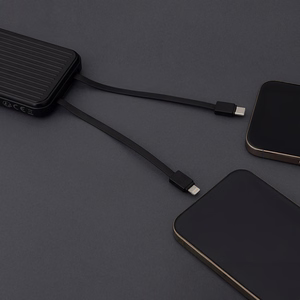 Maxlife išorinė baterija su įmontuotu kabeliu MXPB-06 PD QC 22,5W 10000 mAh juoda