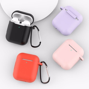 Чехол для AirPods 2 / AirPods 1 силиконовый мягкий для наушников + брелок карабин розовый (case D)