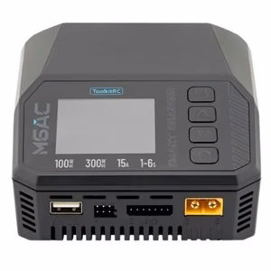 ToolkitRC M6AC išmanusis balansinis akumuliatorių įkroviklis, 100 W AC / 300 W DC