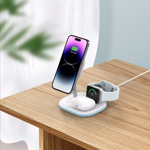 Tech-Protect QI15W-A27 3 в 1 индуктивное зарядное устройство с подставкой MagSafe для смартфона Apple Watch AirPods - белый