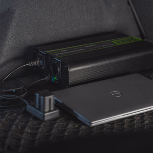 Green Cell PRO įtampos keitiklis, 12 V DC į 230 V AC, 2000 W nuolatinė / 4000 W momentinė galia, modifikuota sinusoidė