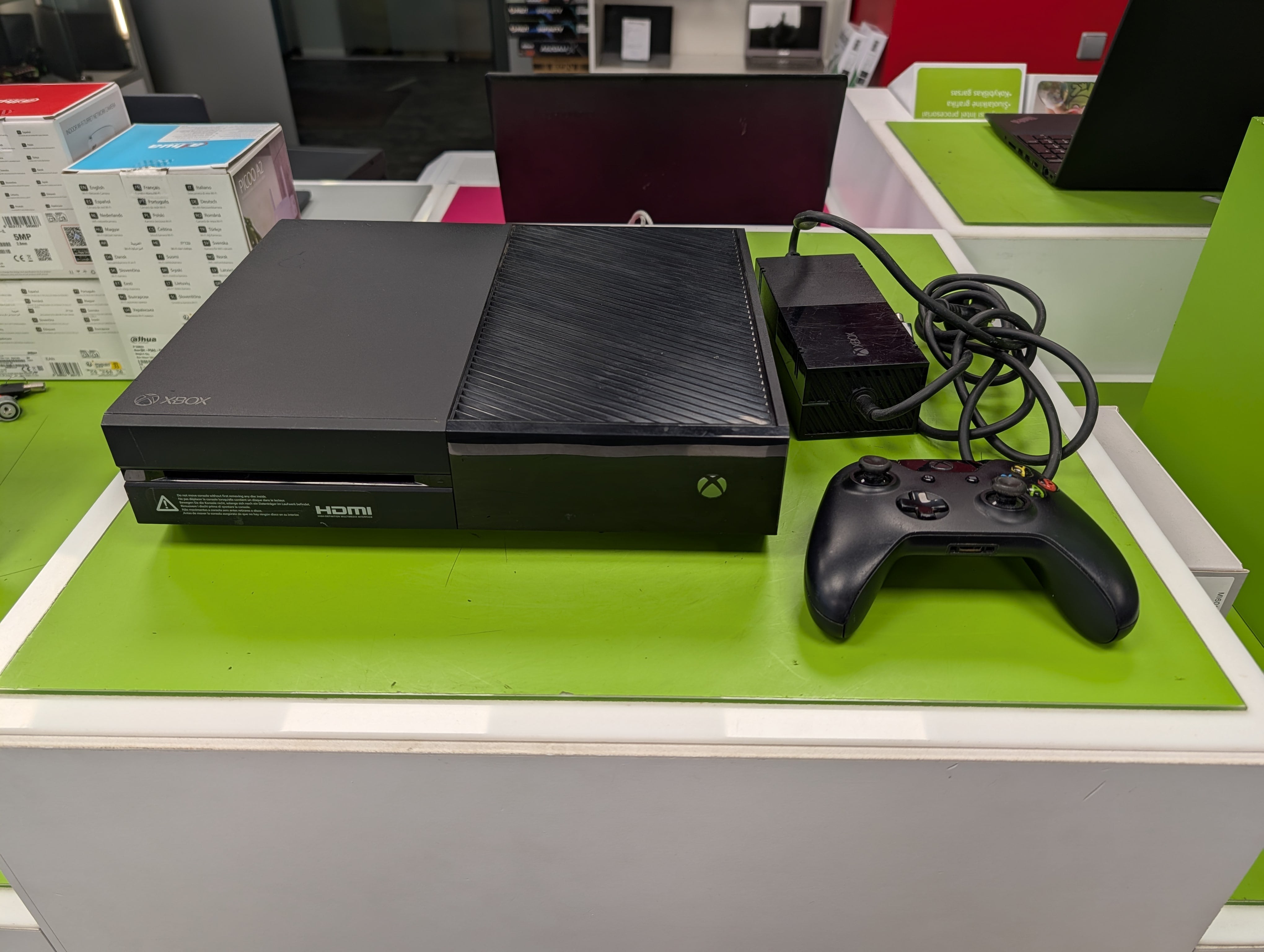 Xbox One 1TB (Model 1540)