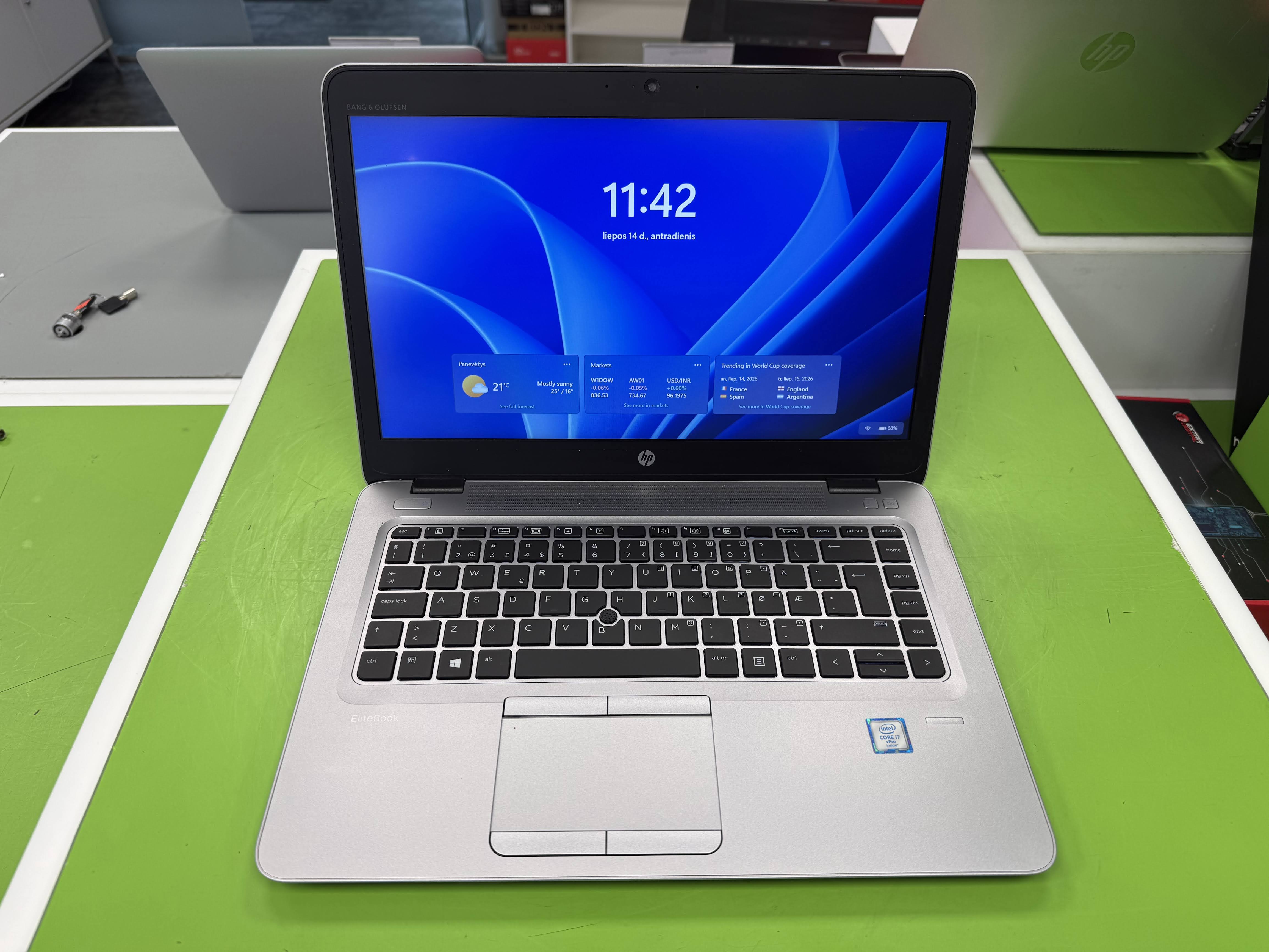 HP EliteBook 840 G3 i7-6600U / 256GB SSD / 8GB DDR4 / 14.0"