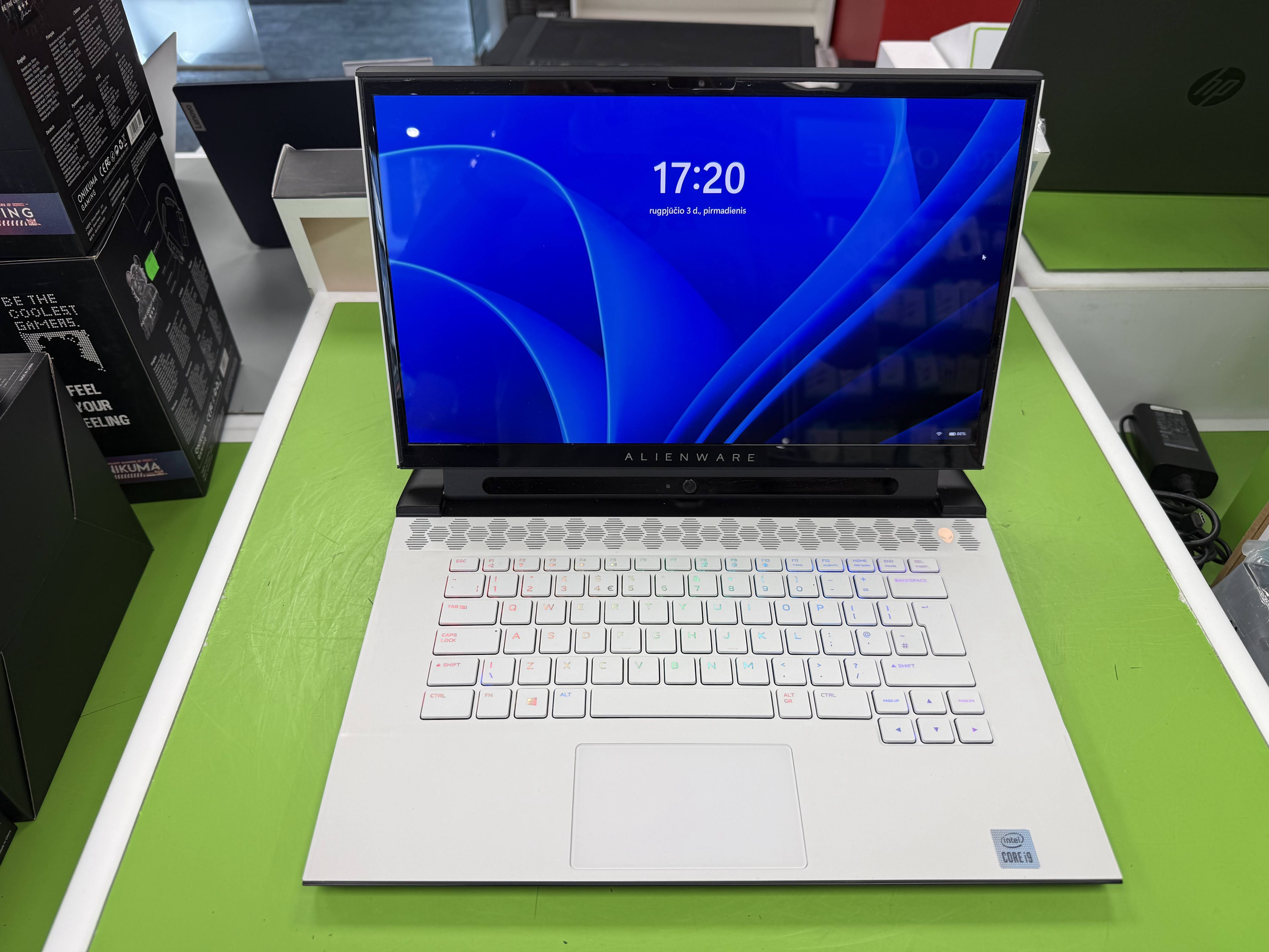 Dell Alienware M15 R4 i9-10980HK / RTX 3080 / 2TB NVMe / 32GB DDR4 / 15.6"