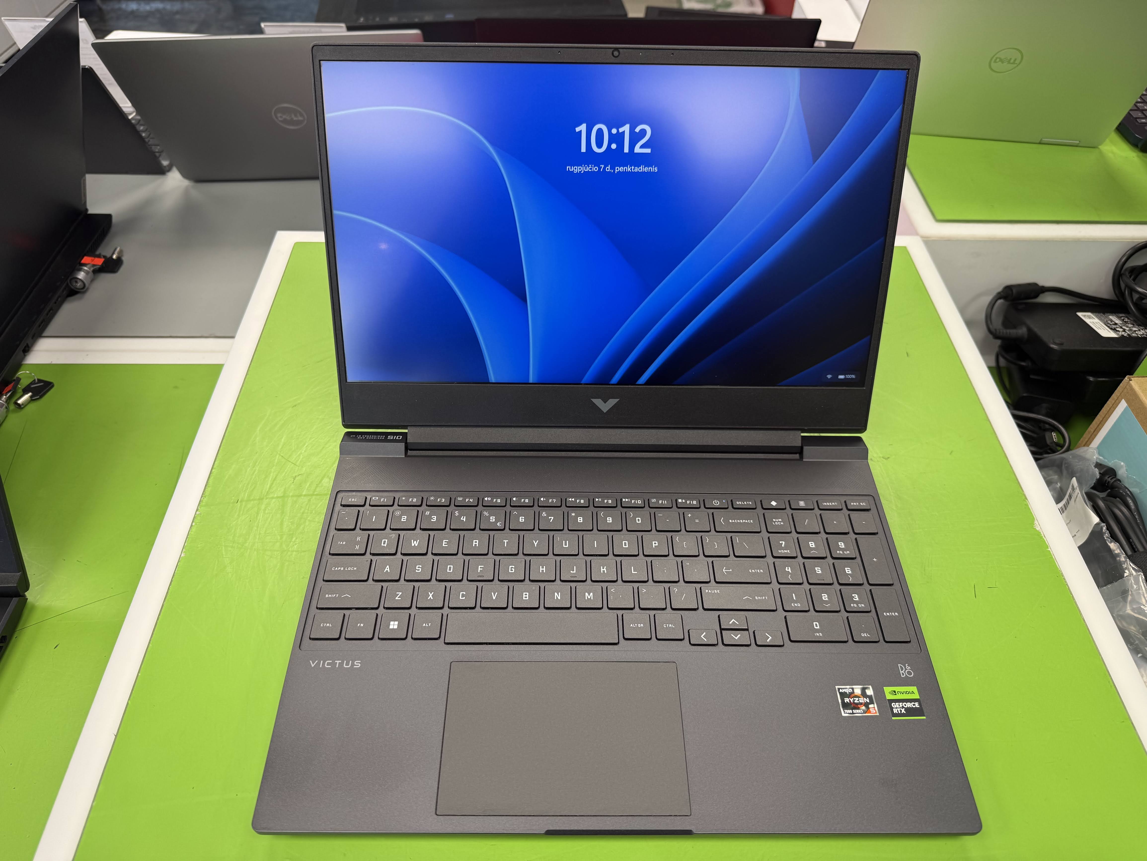 HP Victus 15-fb1012nn Ryzen7-7735HS / RTX 2050 / 512GB NVMe / 16GB DDR5 / 15.6"