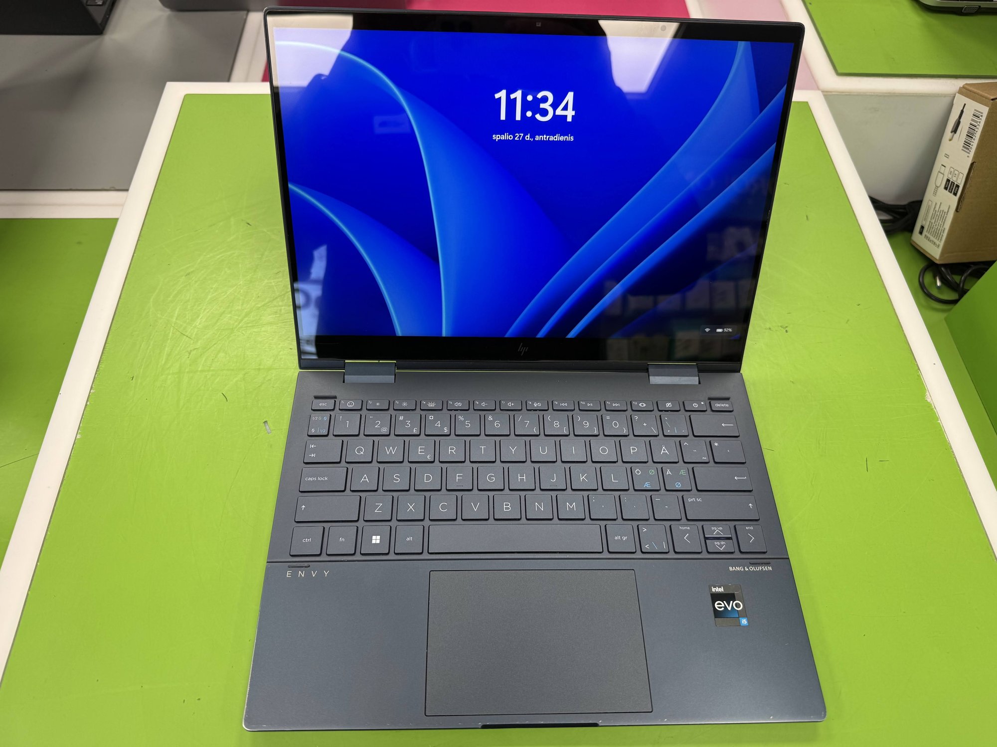 HP Envy x360 13-bf0412no  i5-1230U / 1TB NVMe / 8GB LPDDR4x / 13.3"